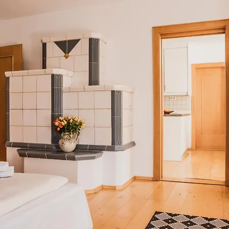 Hotelpension Zum Gockl ゲストハウス 3*