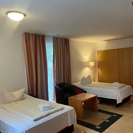 Pensjonat Hotelpension Zum Gockl Allershausen