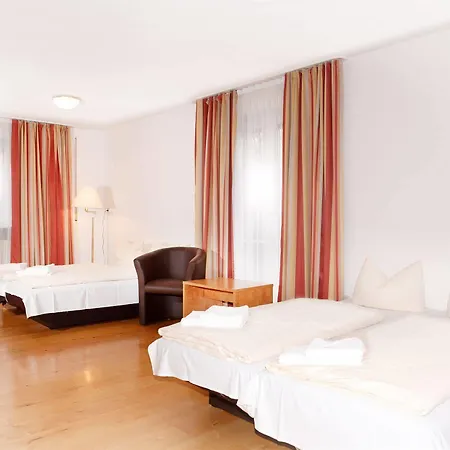 Hotelpension Zum Gockl 3*