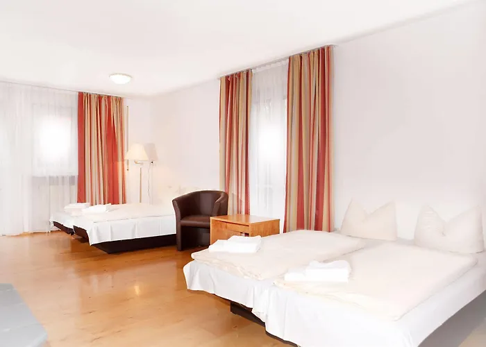Hotelpension Zum Gockl 3*